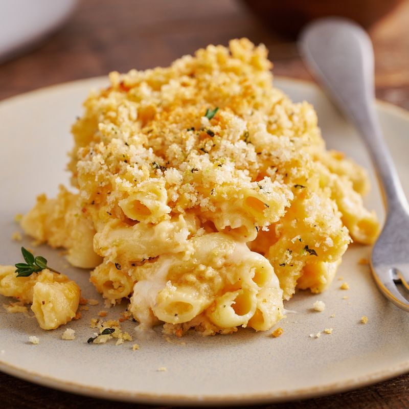 Baked Mac And Cheese With Crunchy Topping