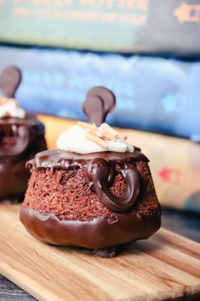 Cauldron Cakes That Bubble With Flavor