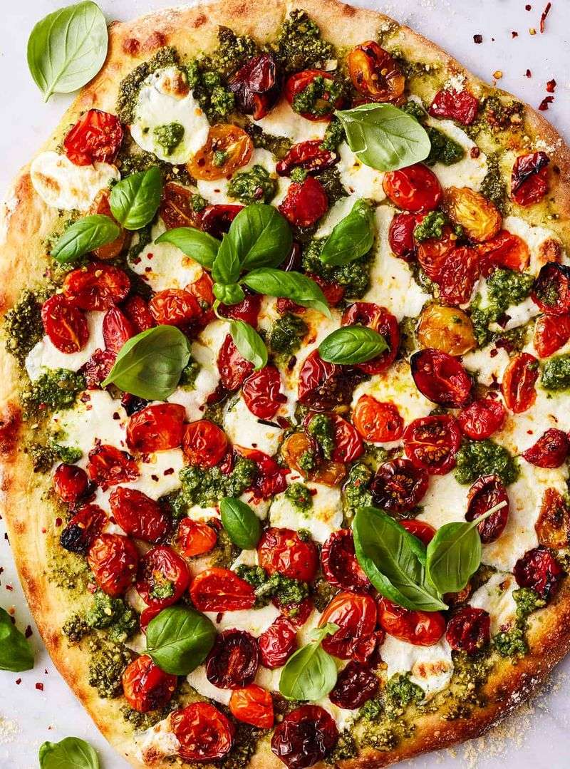 Pesto Veggie Pizza On Thin Crust