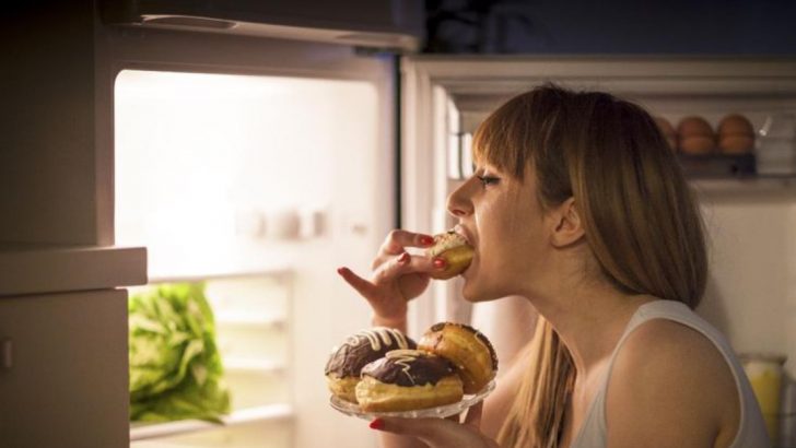 Healthy Eating: Why Teens Gorge And Older People Peck