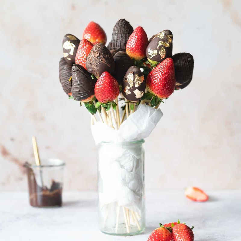 No-Bake Chocolate Dipped Strawberry Bouquet