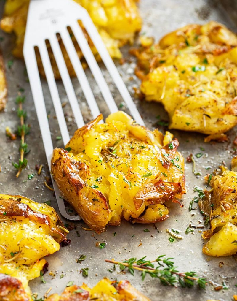 Crispy Smashed Potatoes With Garlic Herb Butter