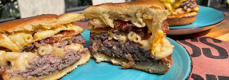 Friendly’s Mac & Cheese Grilled Cheese Burger Melt