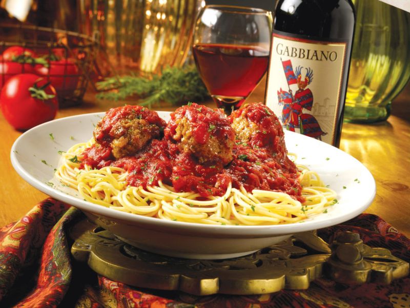 Spaghetti Warehouse's Ultimate Spaghetti & Meatballs