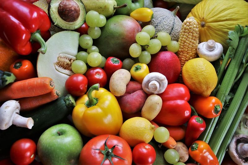 Encourages Seasonal, Fresh Food Choices
