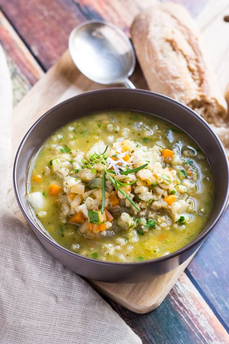 Hearty Vegetable & Barley Soup