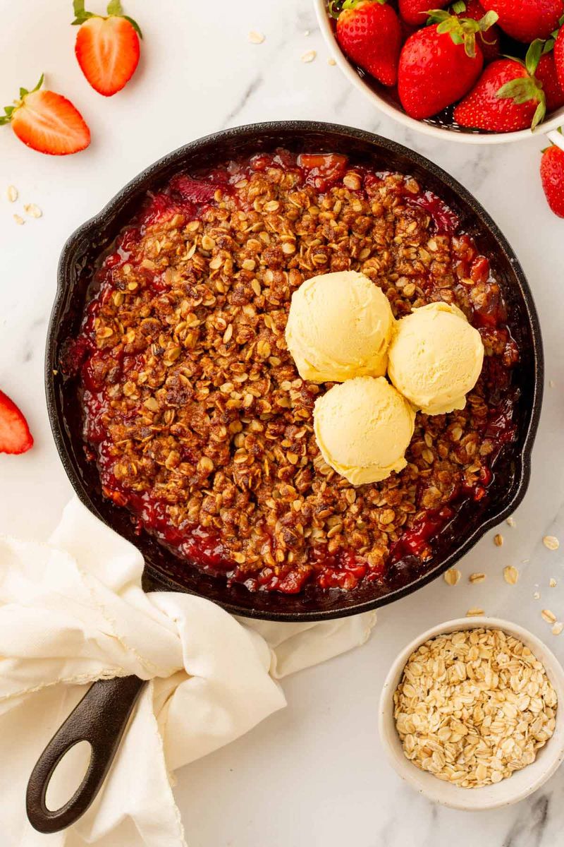 Strawberry Rhubarb Crisp