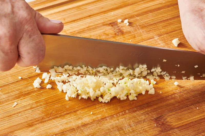 Chop Vs. Mince Technique