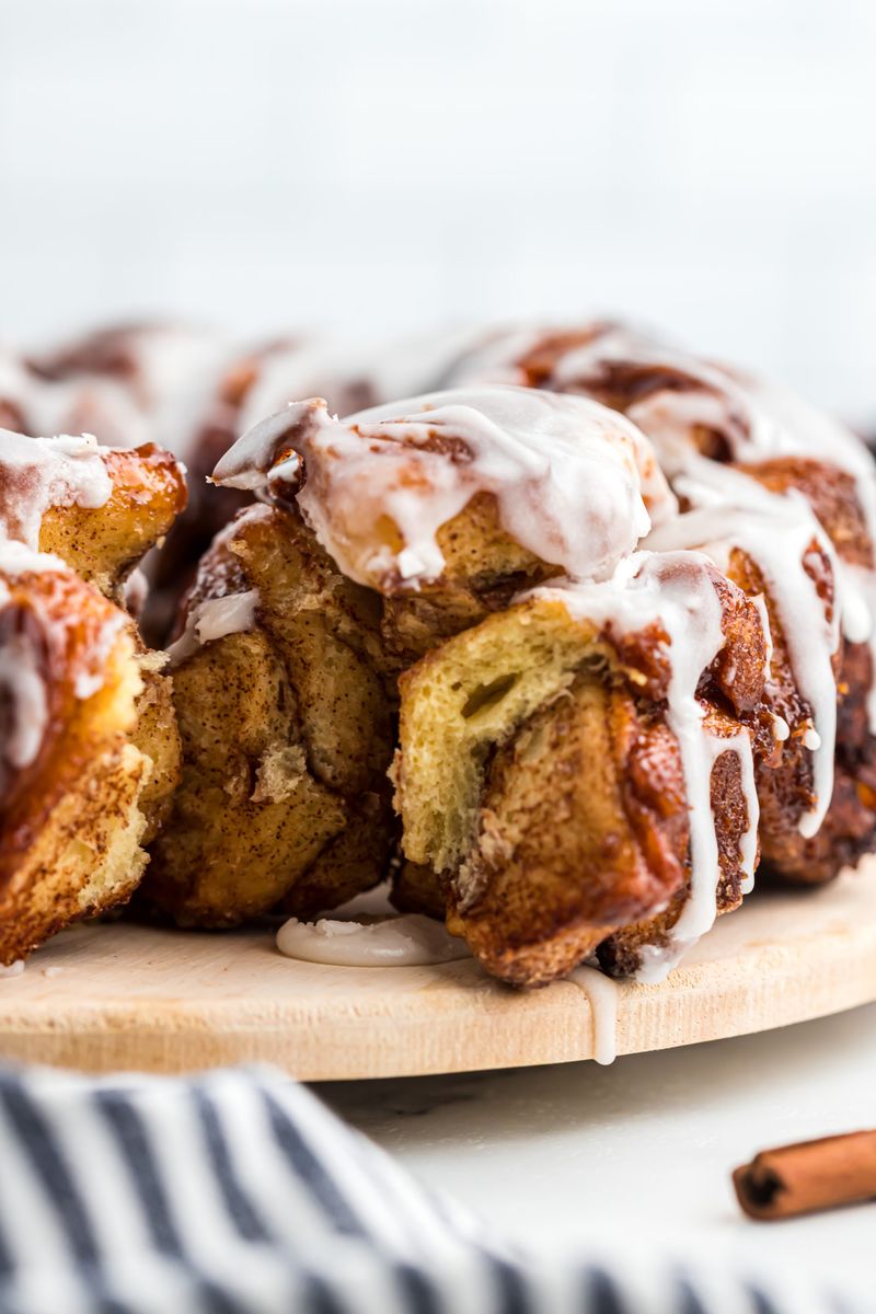 Cinnamon Roll Monkey Bread