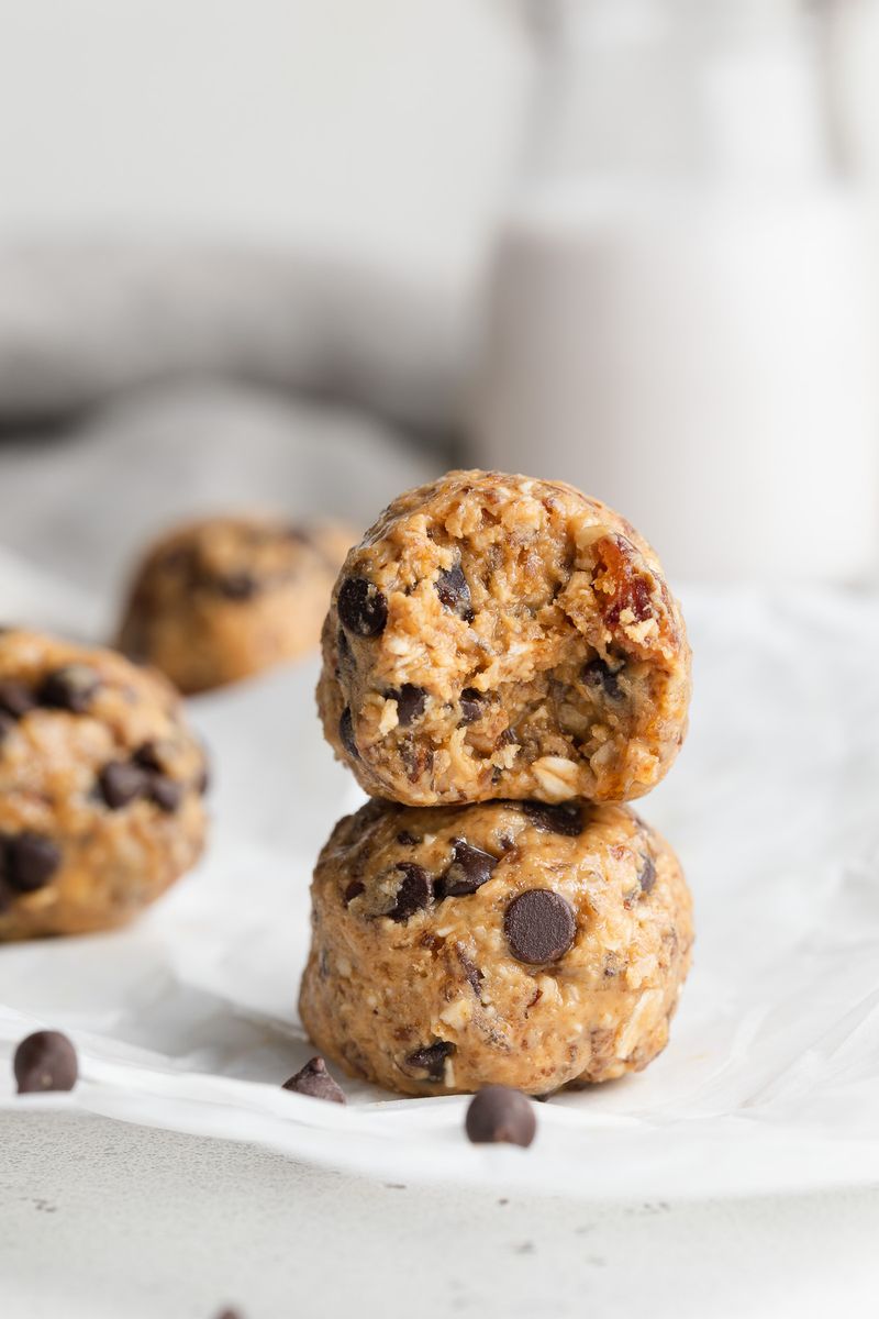 Use Oats And Dates For Healthier Cookie Dough