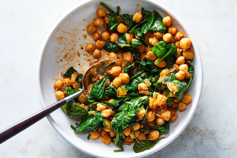 Warm Chickpeas With Spinach And Lemon