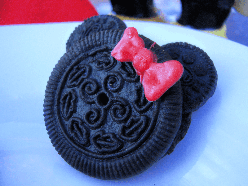 Chocolate-Dipped Oreo Ears