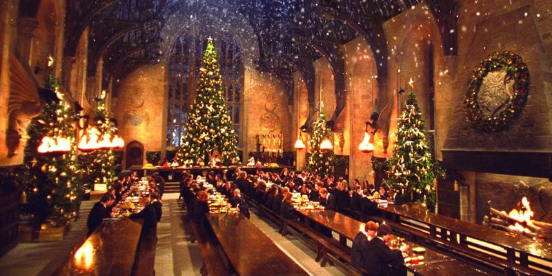 Christmas Cracker Feast In 'Harry Potter And The Sorcerer's Stone'