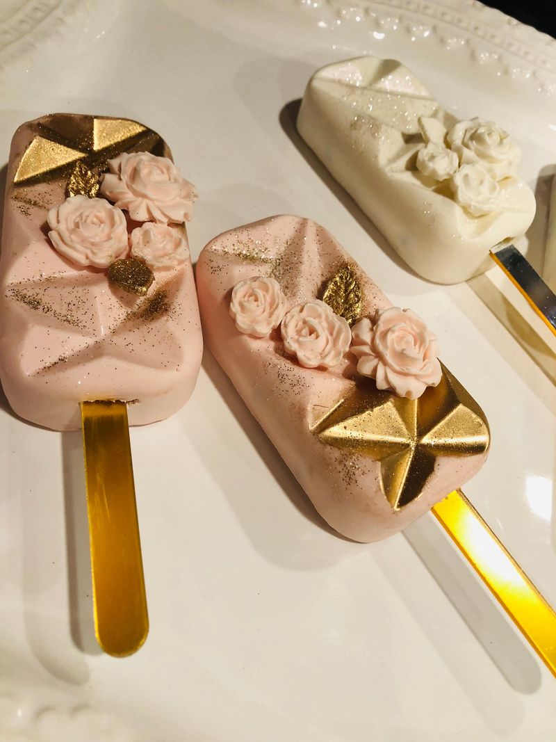 Blush Pink Diamond-Shaped Pops