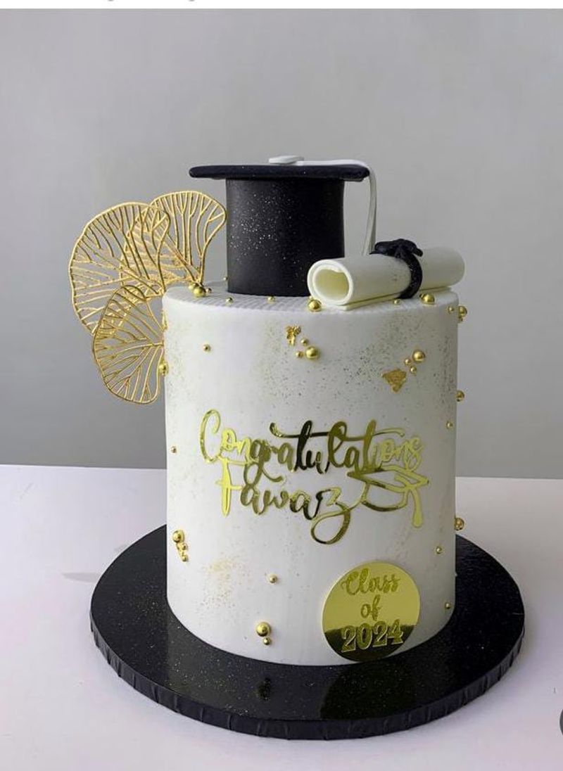 Degree Scroll Vertical Cake