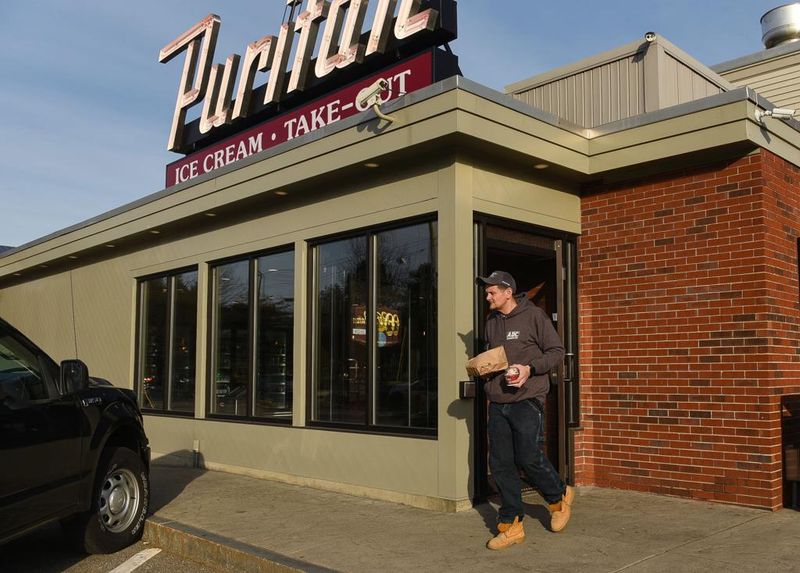 New Hampshire - The Puritan Backroom