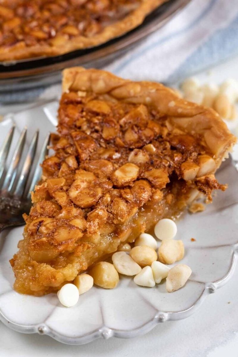 White Chocolate Macadamia Cookie Pie Paradise