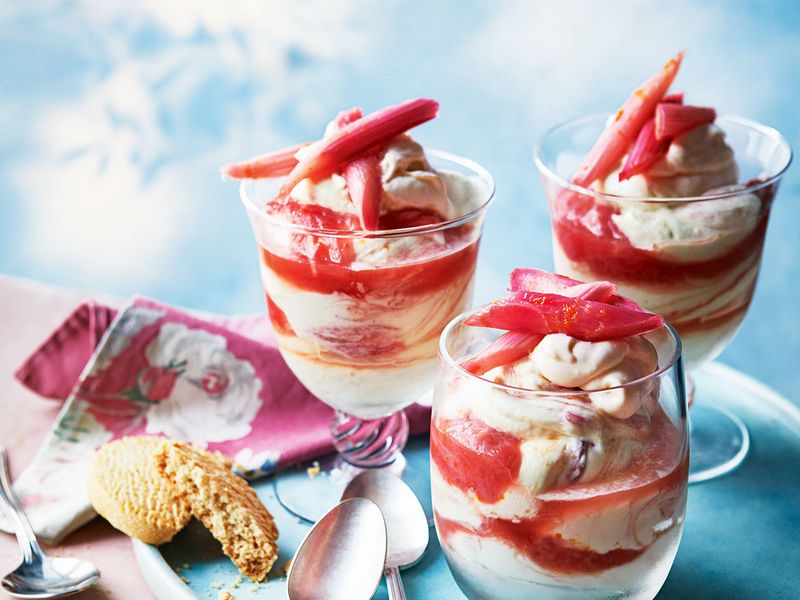 Rhubarb Fool With Ginger Crumble