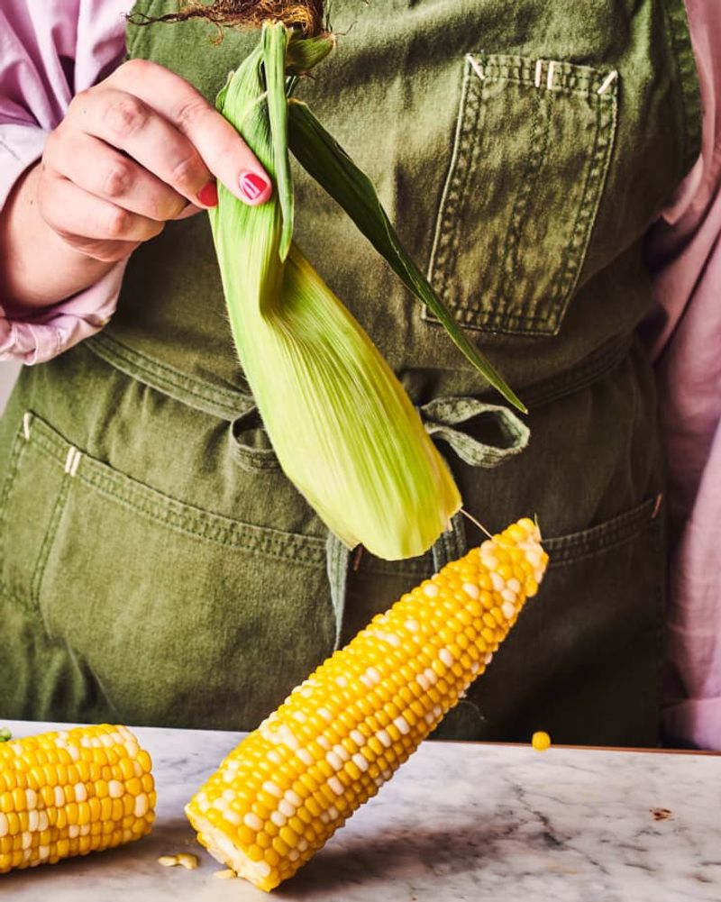 Corn: Horizontal Husking