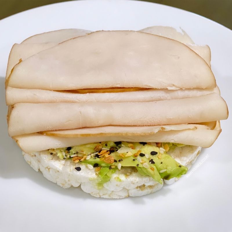 Turkey And Avocado Rice Cakes