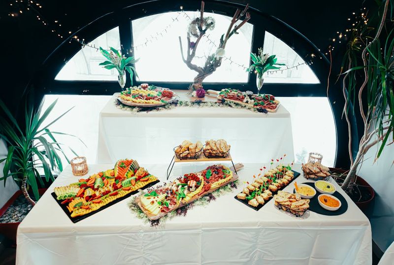 Buffet-Style Arrangements Save Time