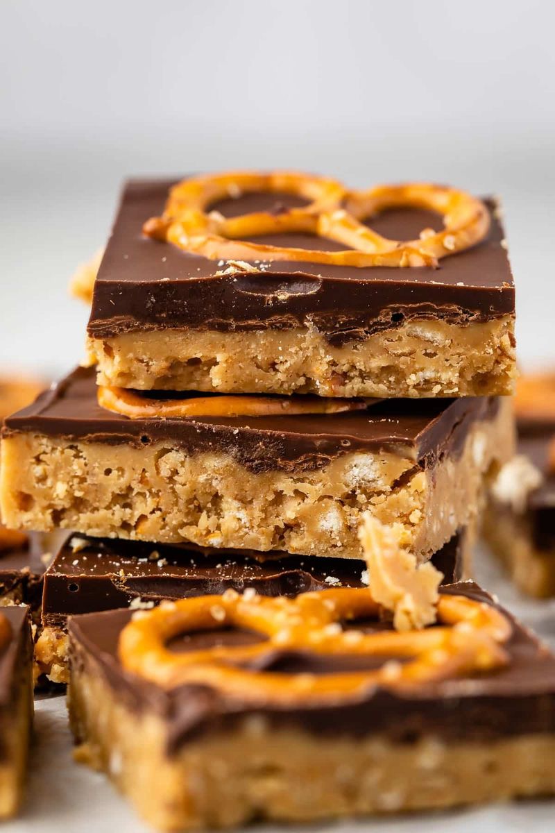 Peanut Butter Pretzel Bars