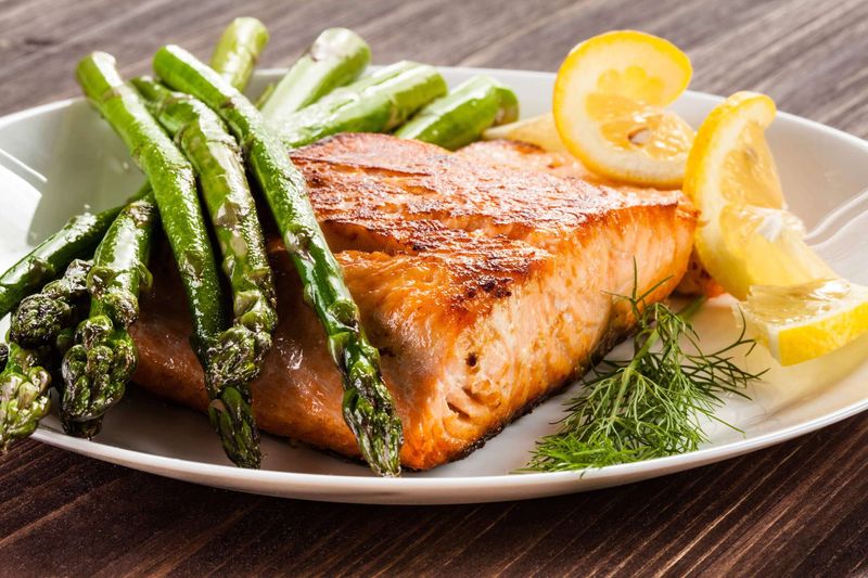 Grilled Salmon With Lemon And Dill