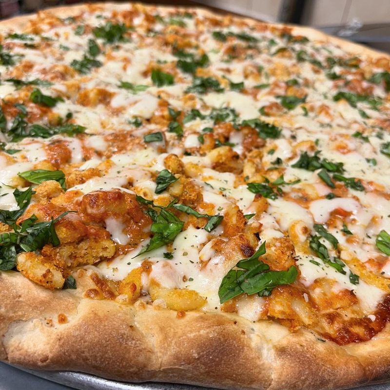 Mac And Cheese Pizza Indulgence