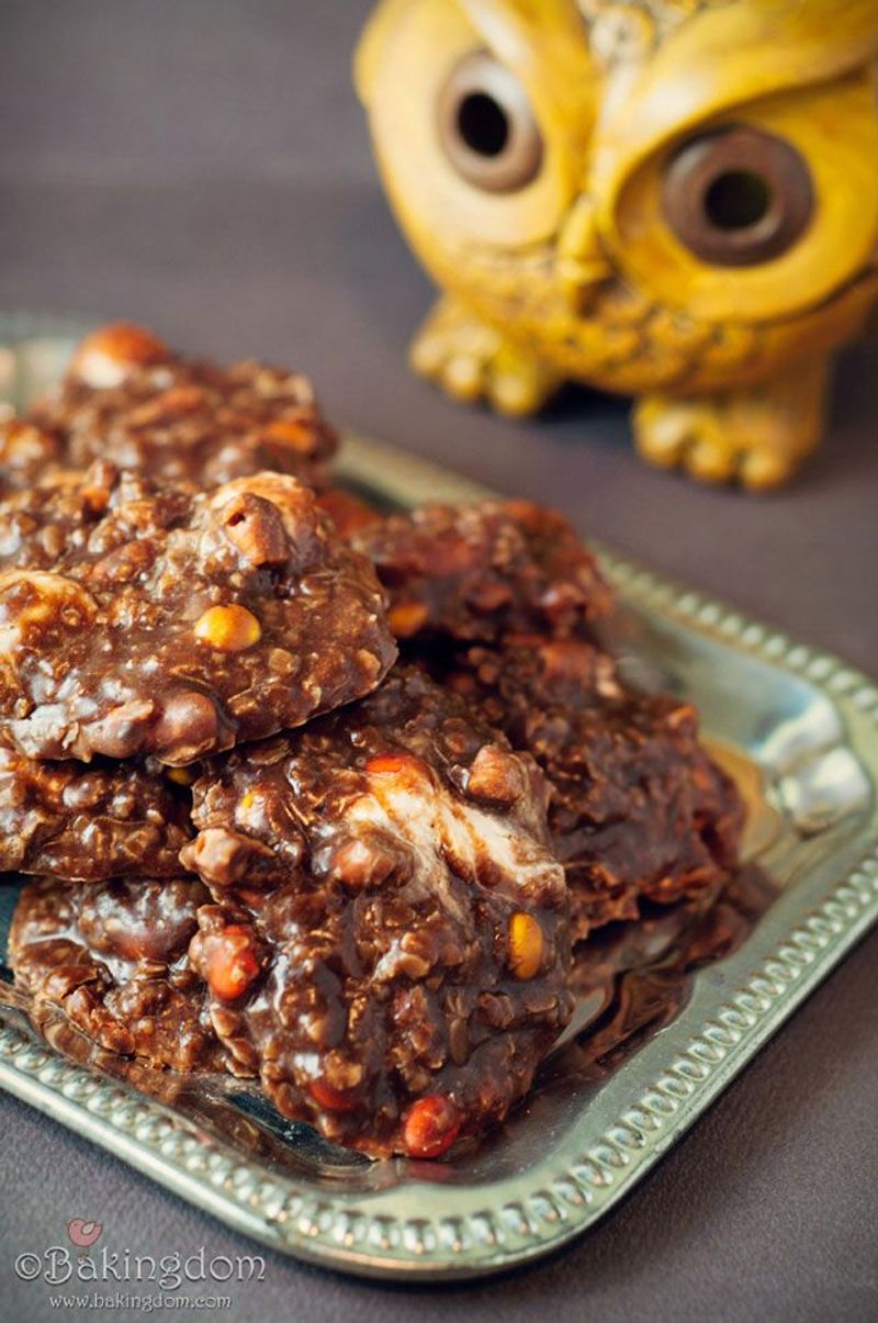 Cockroach Clusters (Chocolate Covered Pretzels)