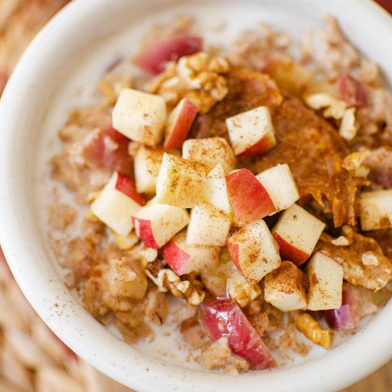 Oatmeal With Cinnamon And Chopped Apples