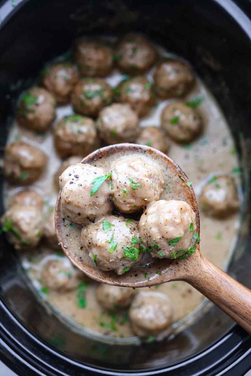 Slow Cooker Swedish Meatballs