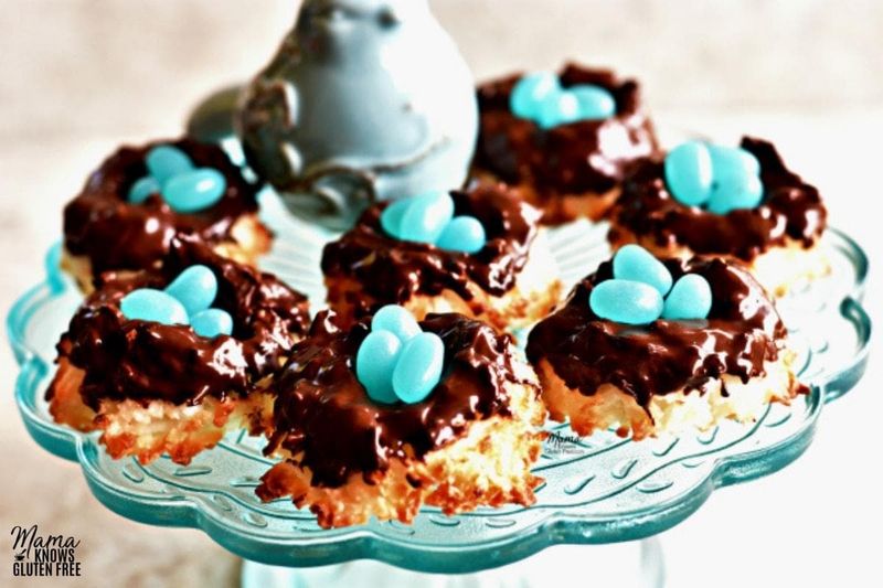 Bluebird Nest Macaroons