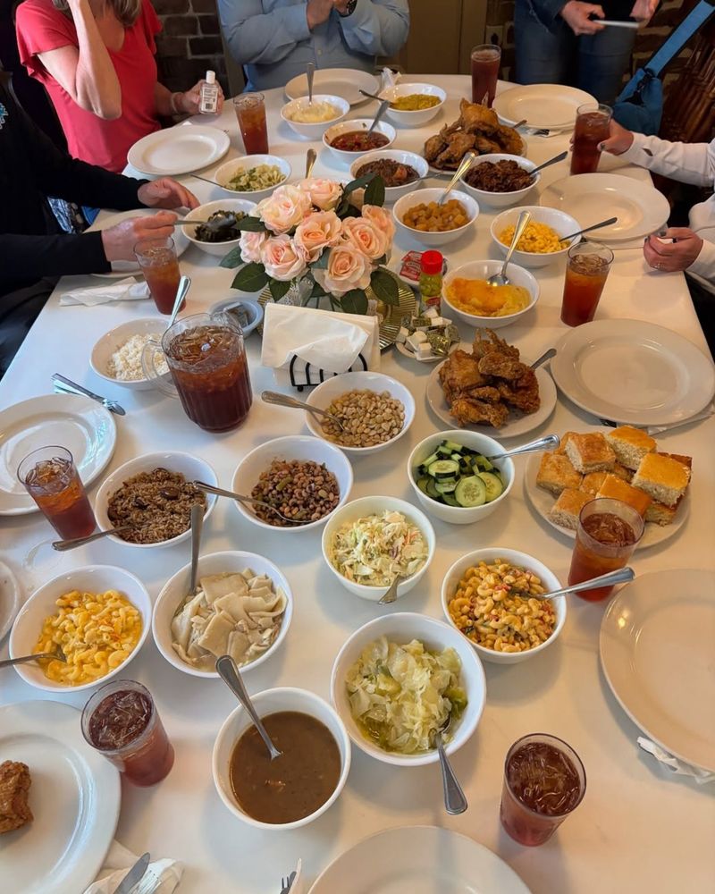 Mrs. Wilkes Dining Room (Savannah, GA)