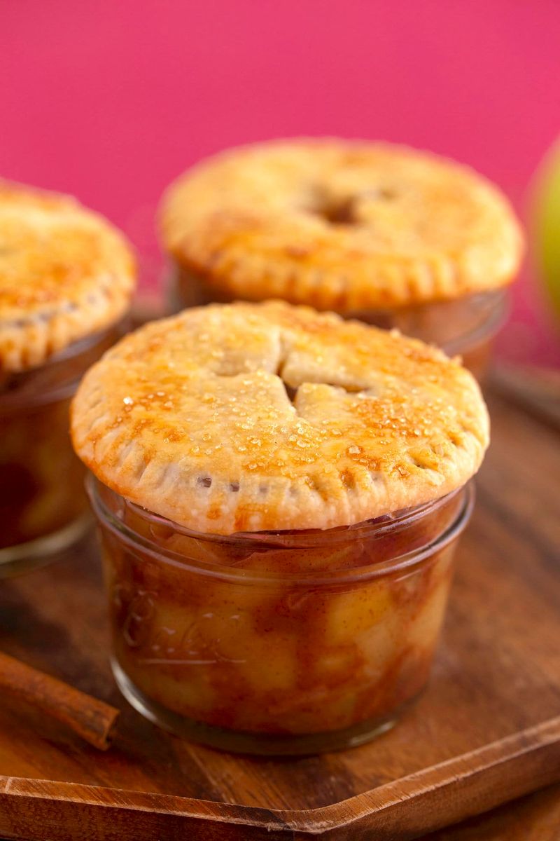 Mini Mason Jar Apple Pies
