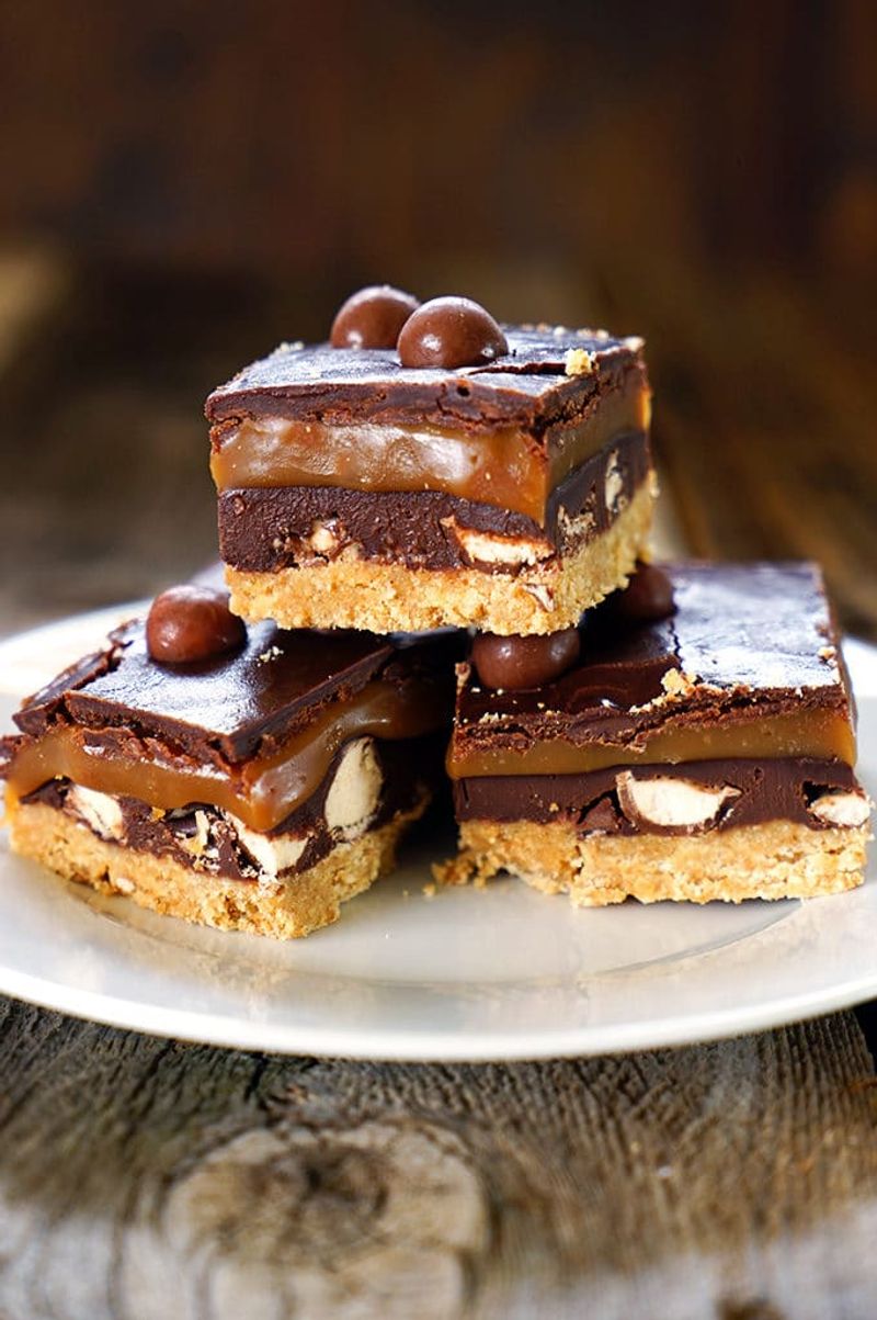 No-Bake Salted Caramel Bars