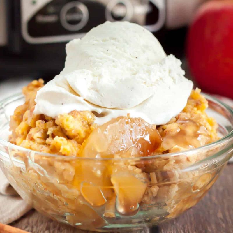 Slow Cooker Apple Cake