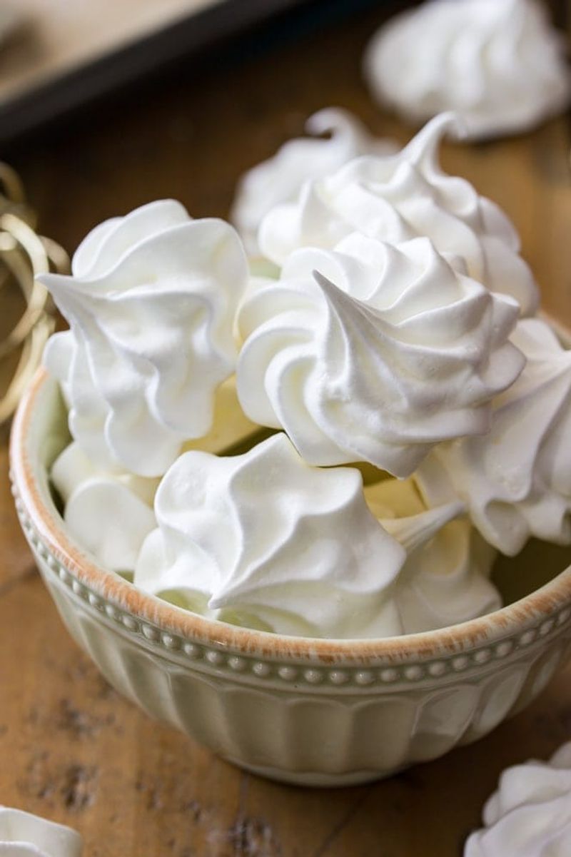 Crisp Meringue Cookies