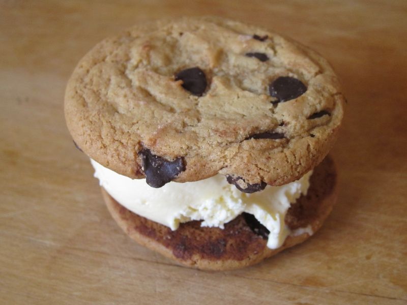 Carl's Jr./Hardee's Chocolate Chip Cookie