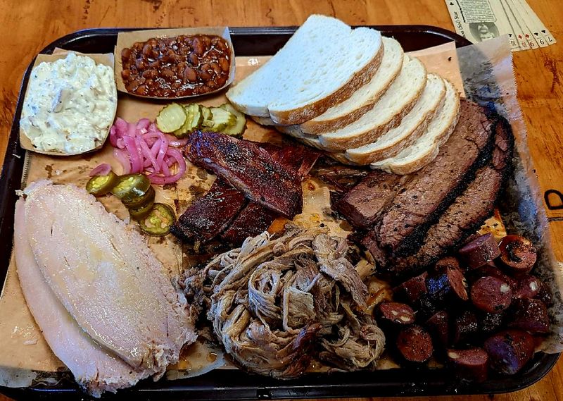 South Dakota – J.R.'s Rhodehouse BBQ PIT (Summerset)