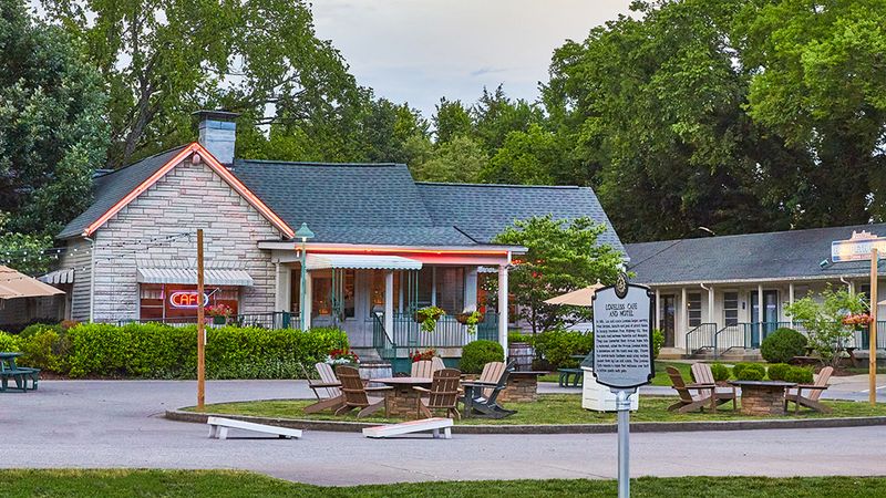 Tennessee: Loveless Café