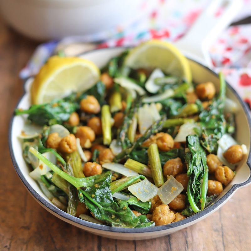 Roasted Asparagus With Garlic Toasted Chickpeas