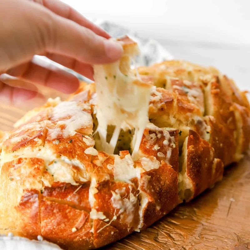 Cheesy Garlic Pull-Apart Bread