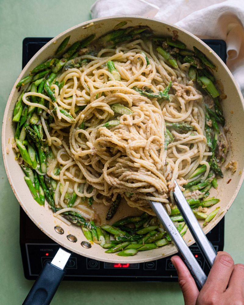 Lemon Asparagus Linguine
