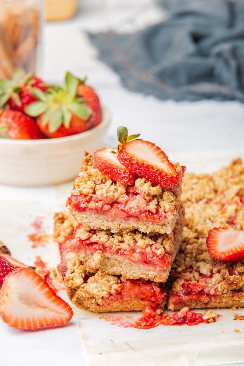 Strawberry Oatmeal Bars