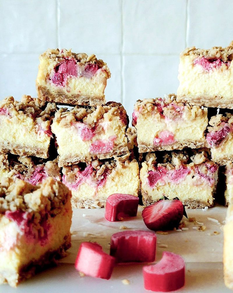 Rhubarb Cheesecake Bars