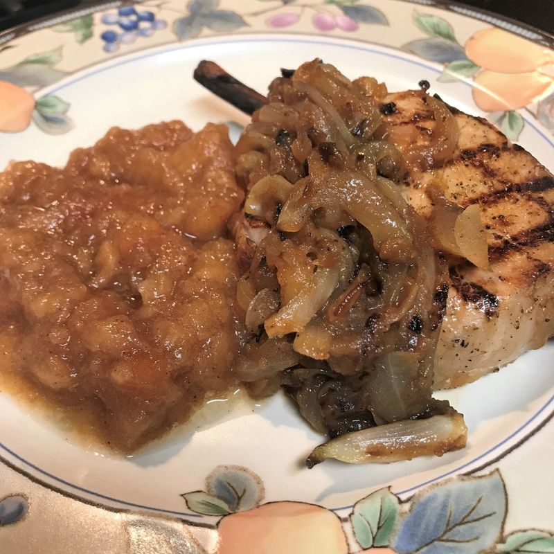 Pork Chops And Applesauce