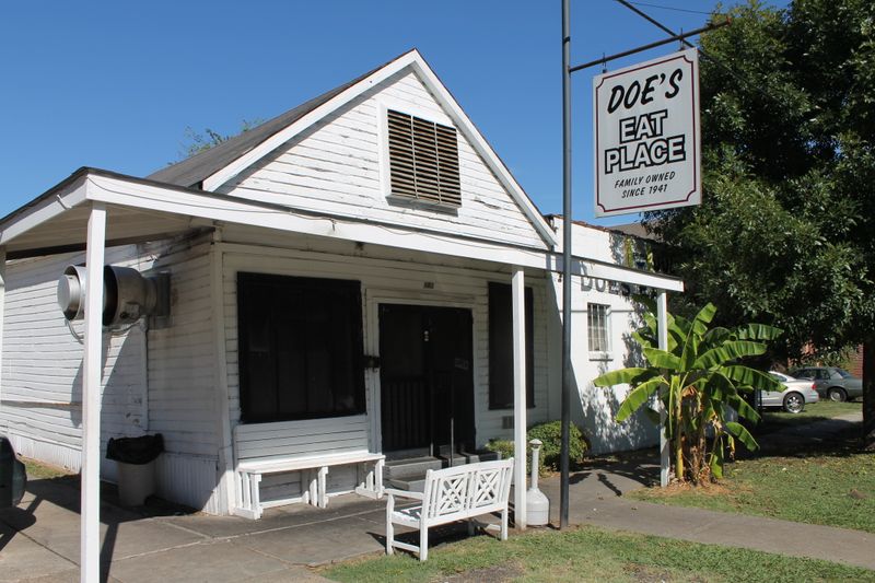 Doe's Eat Place - Greenville, MS