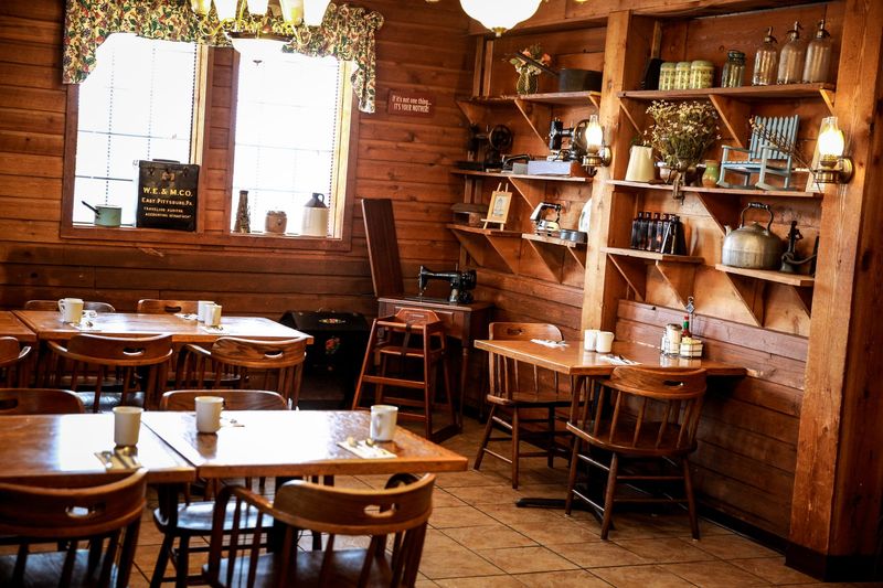 The Log Cabin Family Restaurant (Tacoma)