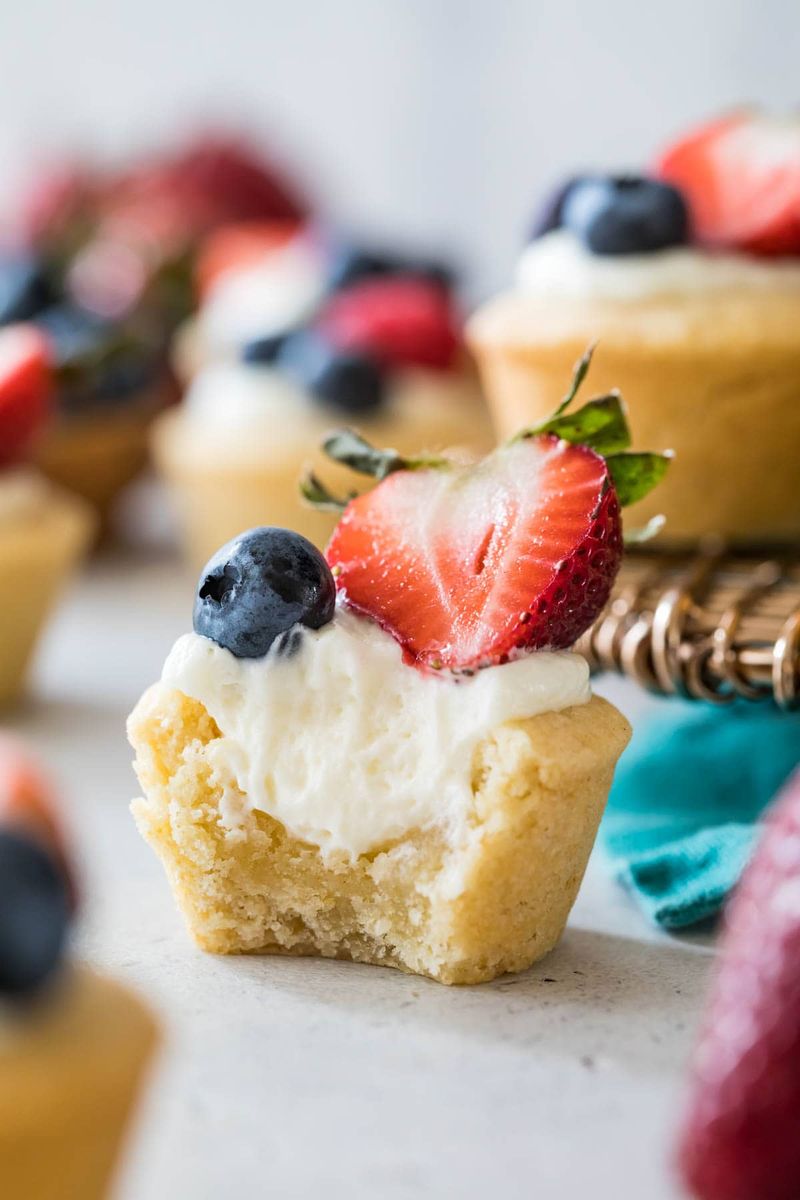 Cookie Crust Cheesecake Bites