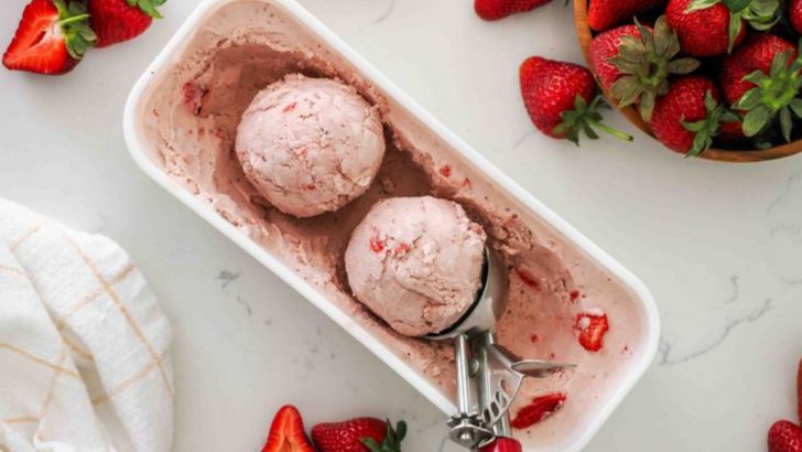 Top 16 Strawberry Desserts Of All Time